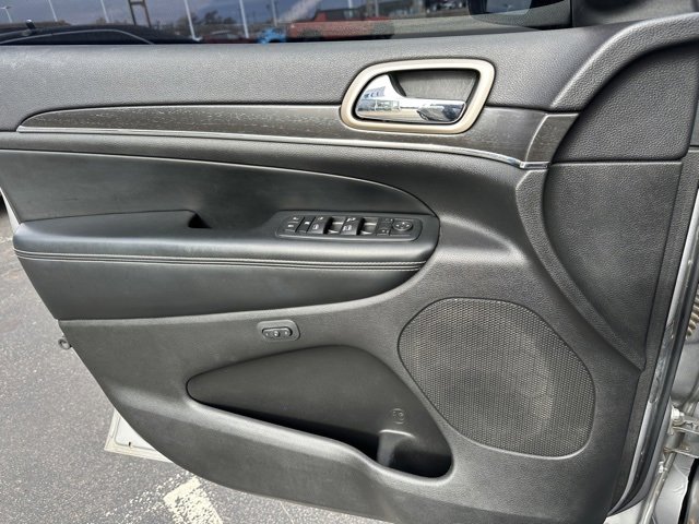 Used 2016 Jeep Grand Cherokee Limited w/ Luxury Group II image 26