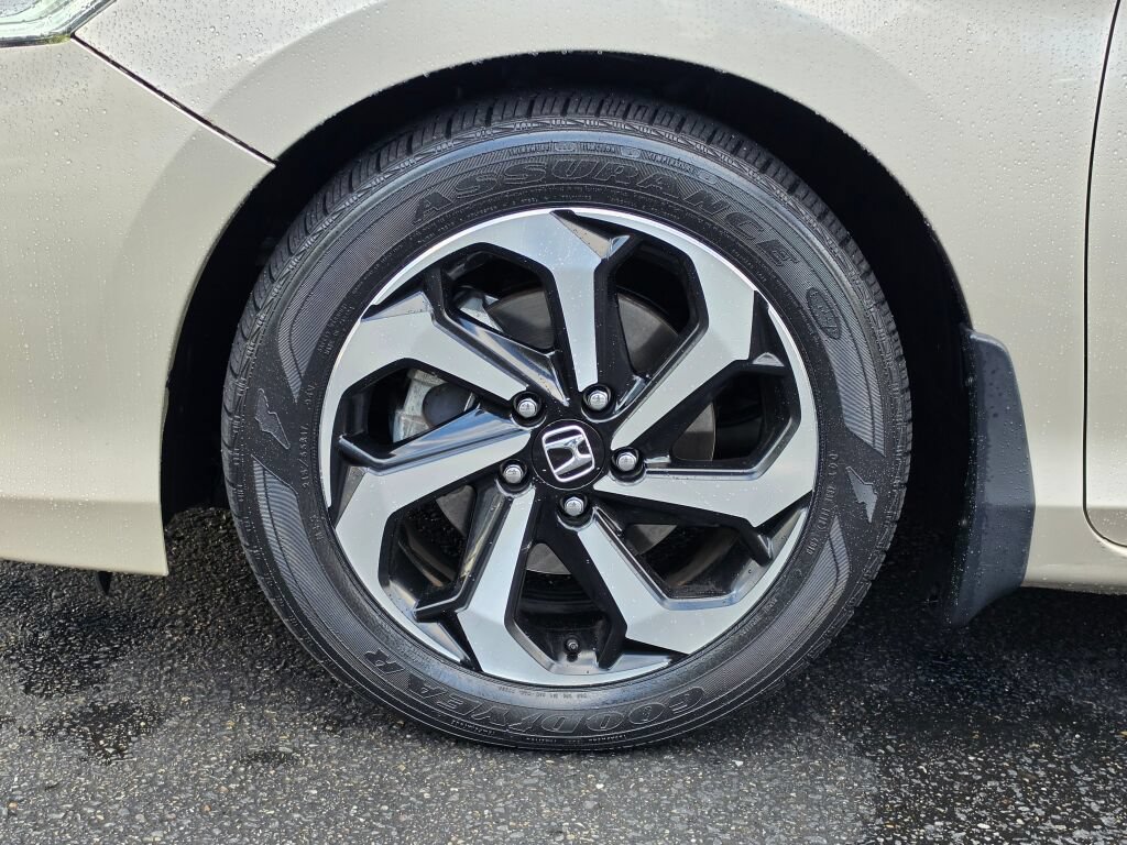 Certified 2017 Honda Accord EX-L image 9