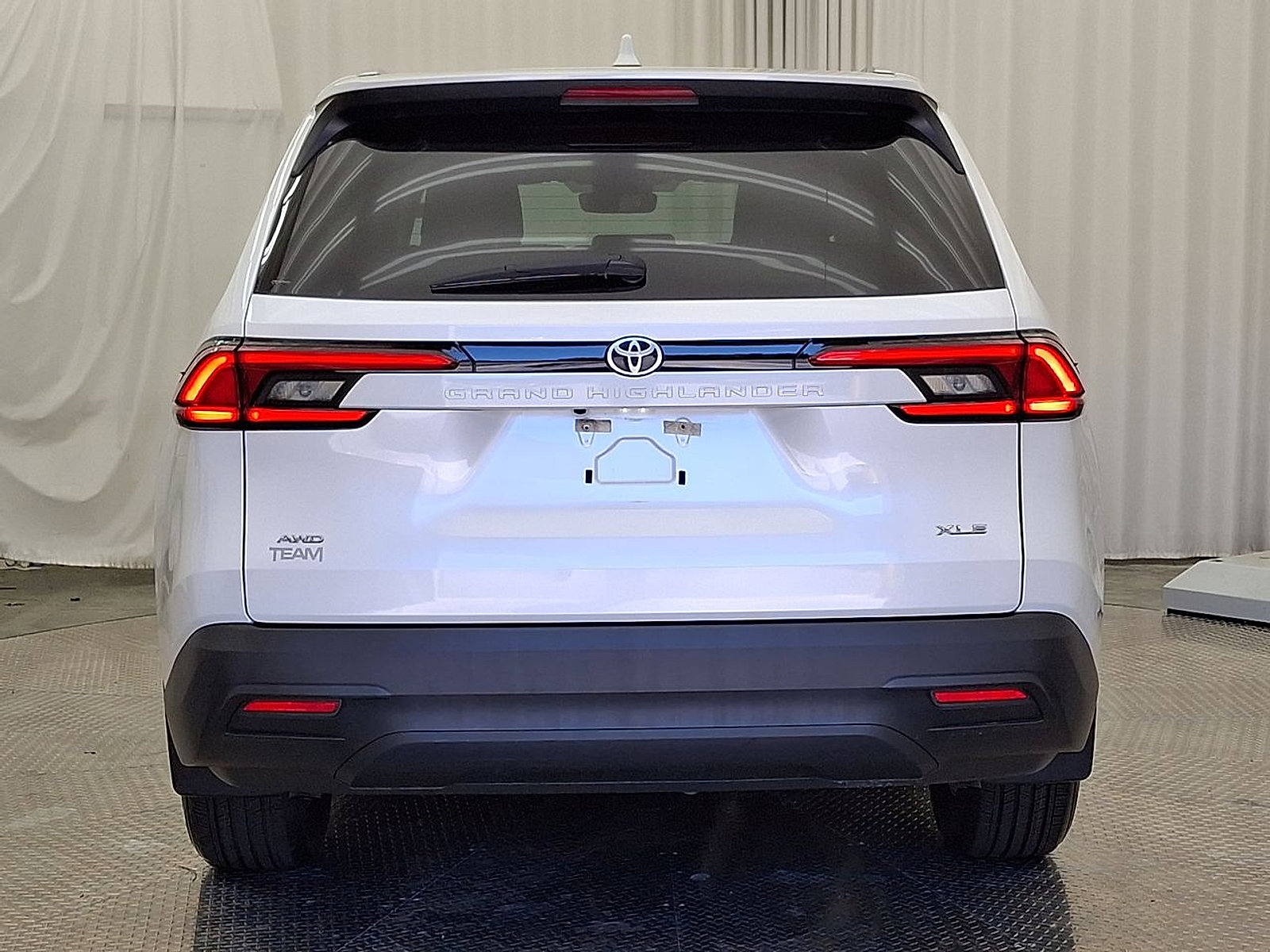 Used 2024 Toyota Grand Highlander XLE image 23
