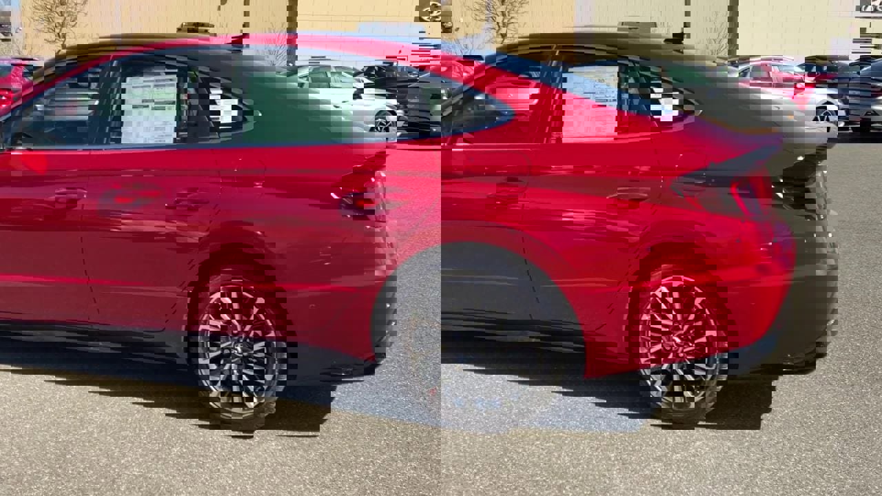 Used 2021 Hyundai Sonata Limited w/ Preferred Accessory Package image 6