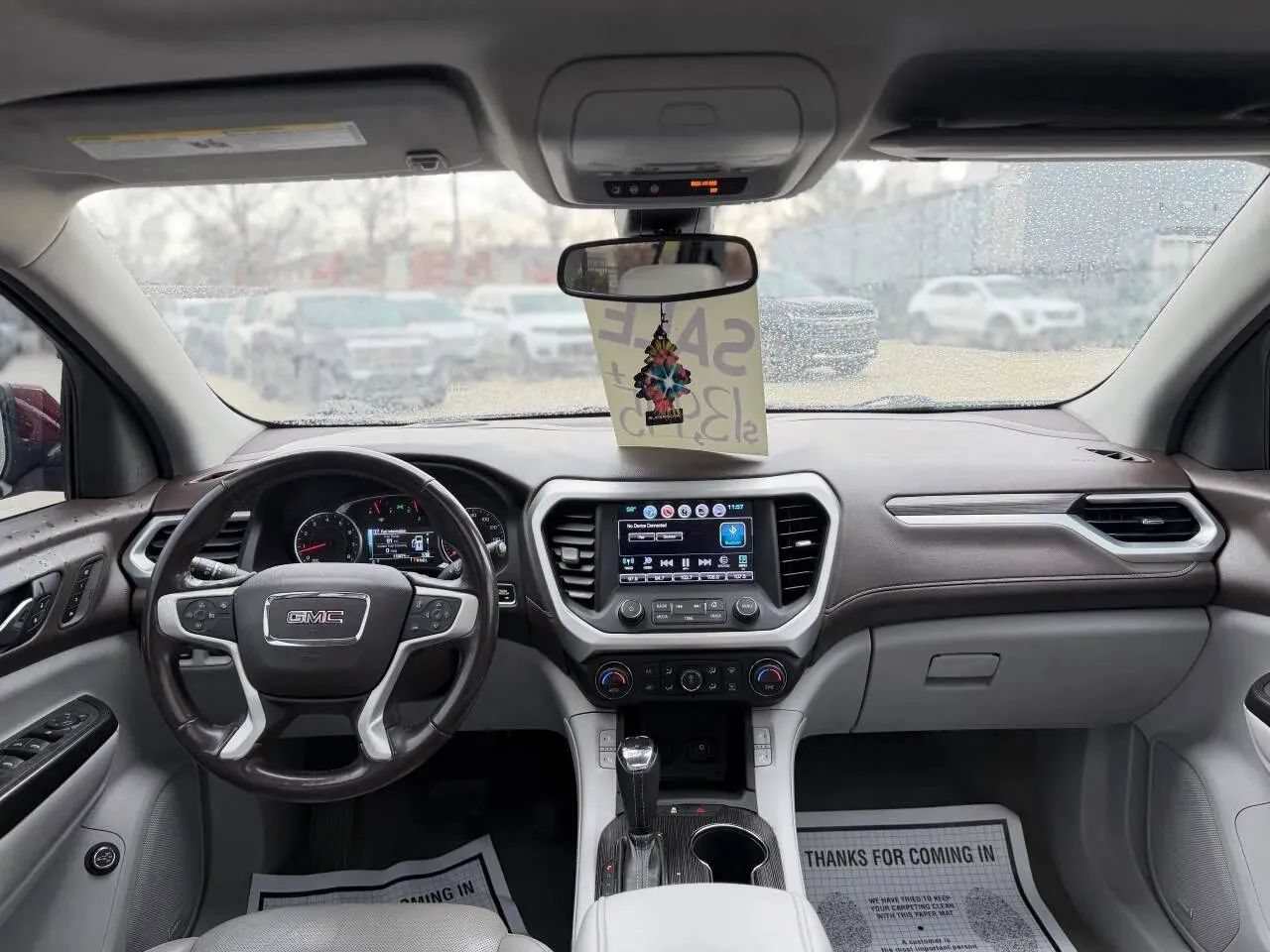 Used 2018 GMC Acadia SLT w/ LPO, Black Accent Package AWD/4WD image 12
