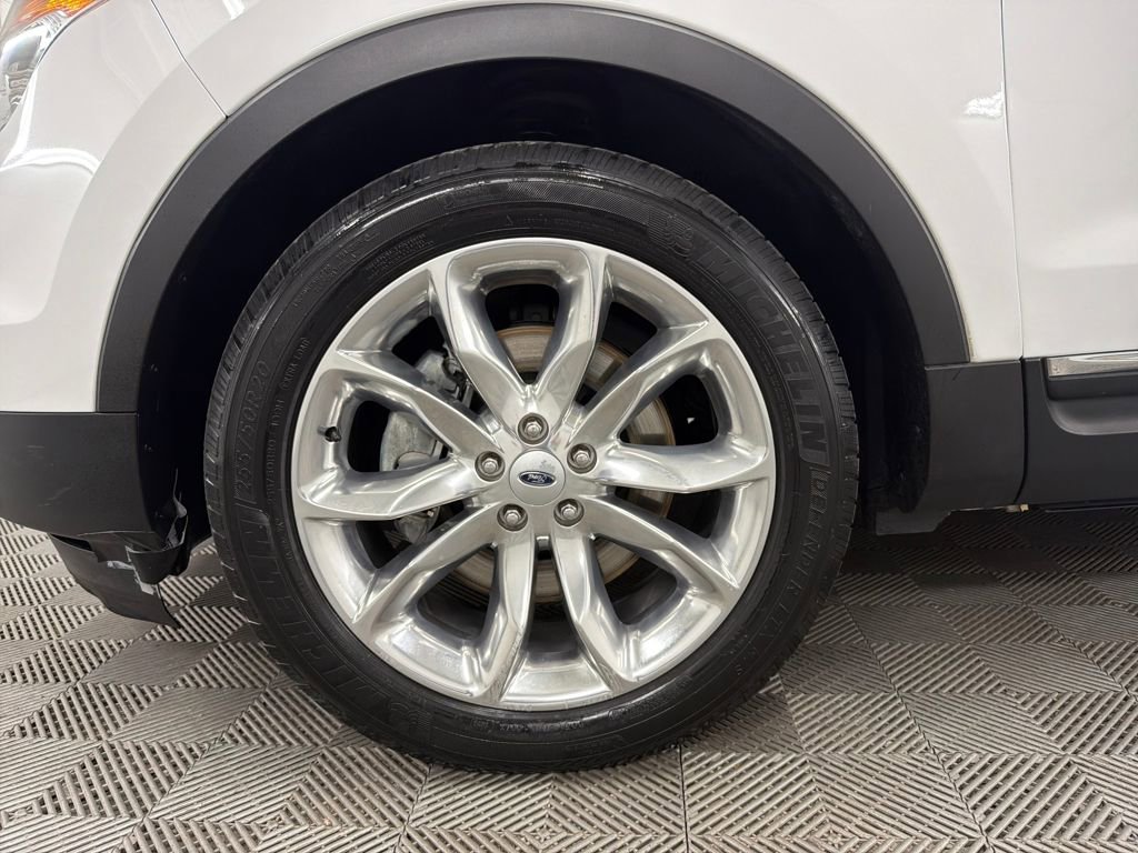 Used 2015 Ford Explorer XLT w/ Equipment Group 202A image 10