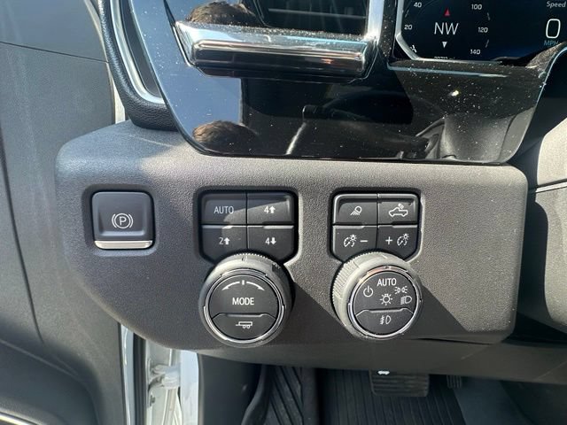 Used 2022 Chevrolet Silverado 1500 LTZ AWD/4WD image 12