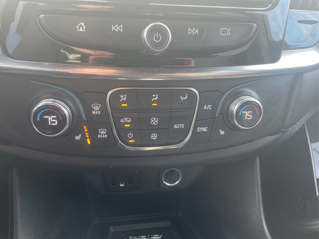 Used 2023 Chevrolet Traverse LT AWD/4WD image 27