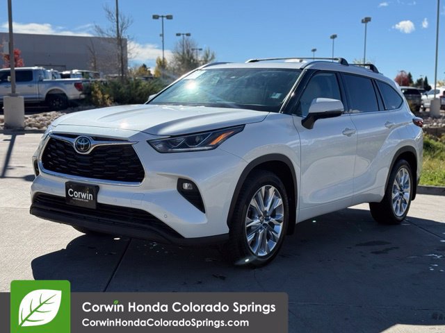 Used 2021 Toyota Highlander Limited AWD/4WD image 4