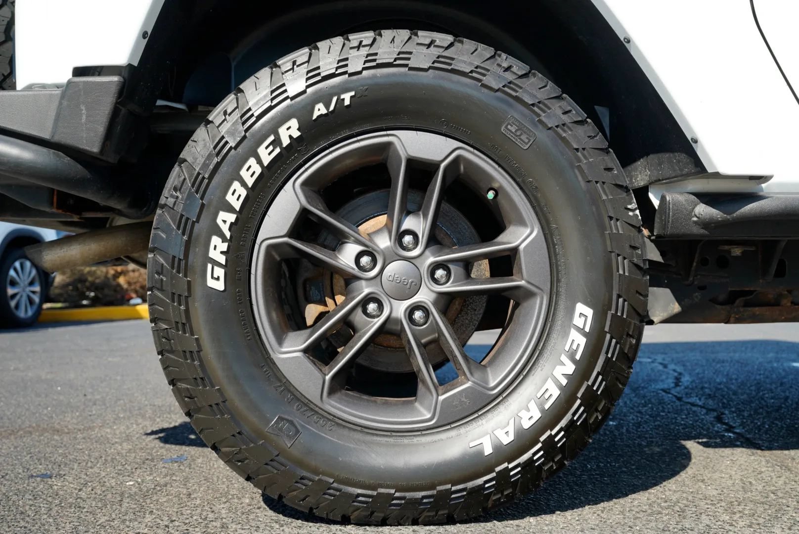 Used 2018 Jeep Wrangler Sport AWD/4WD image 17
