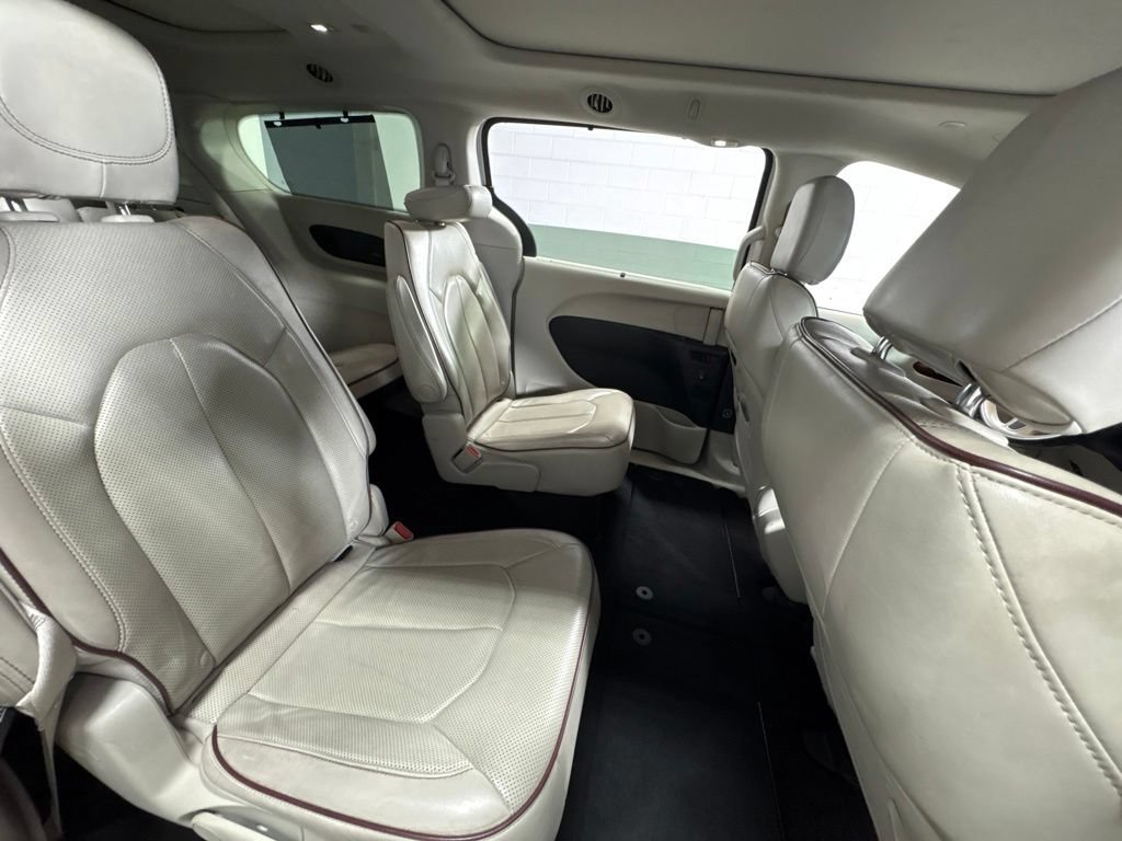 Used 2020 Chrysler Pacifica Limited FWD image 21