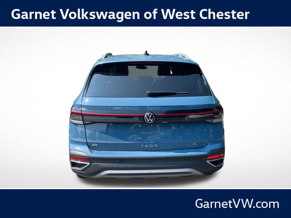 Certified 2025 Volkswagen Taos SE w/ Panoramic Sunroof Package AWD/4WD image 4