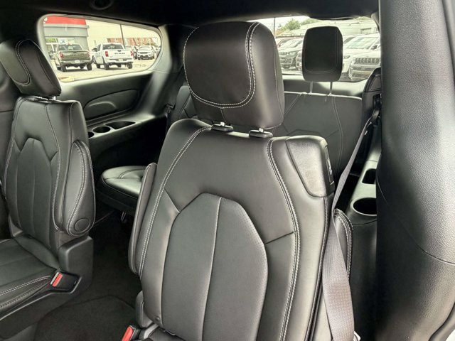New 2027 Chrysler Pacifica LX FWD image 25