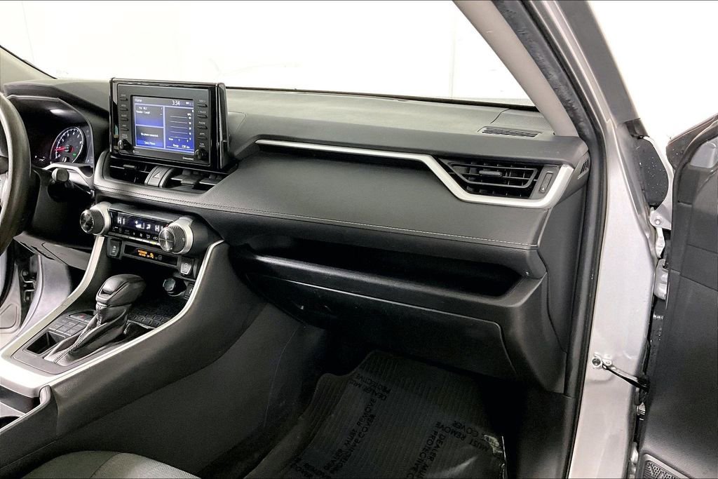 Used 2021 Toyota RAV4 XLE image 16