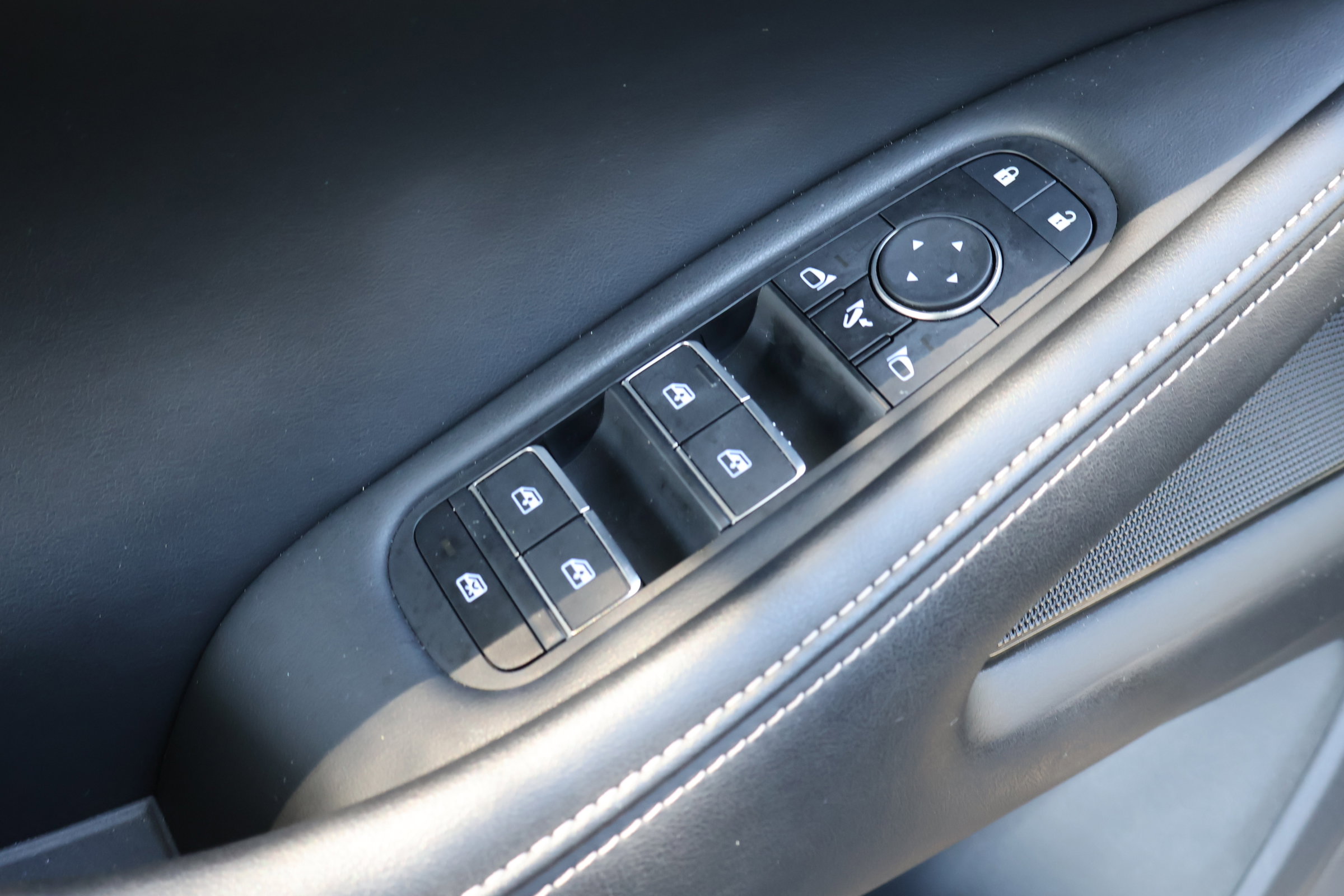 Certified 2024 INFINITI QX60 Luxe image 16