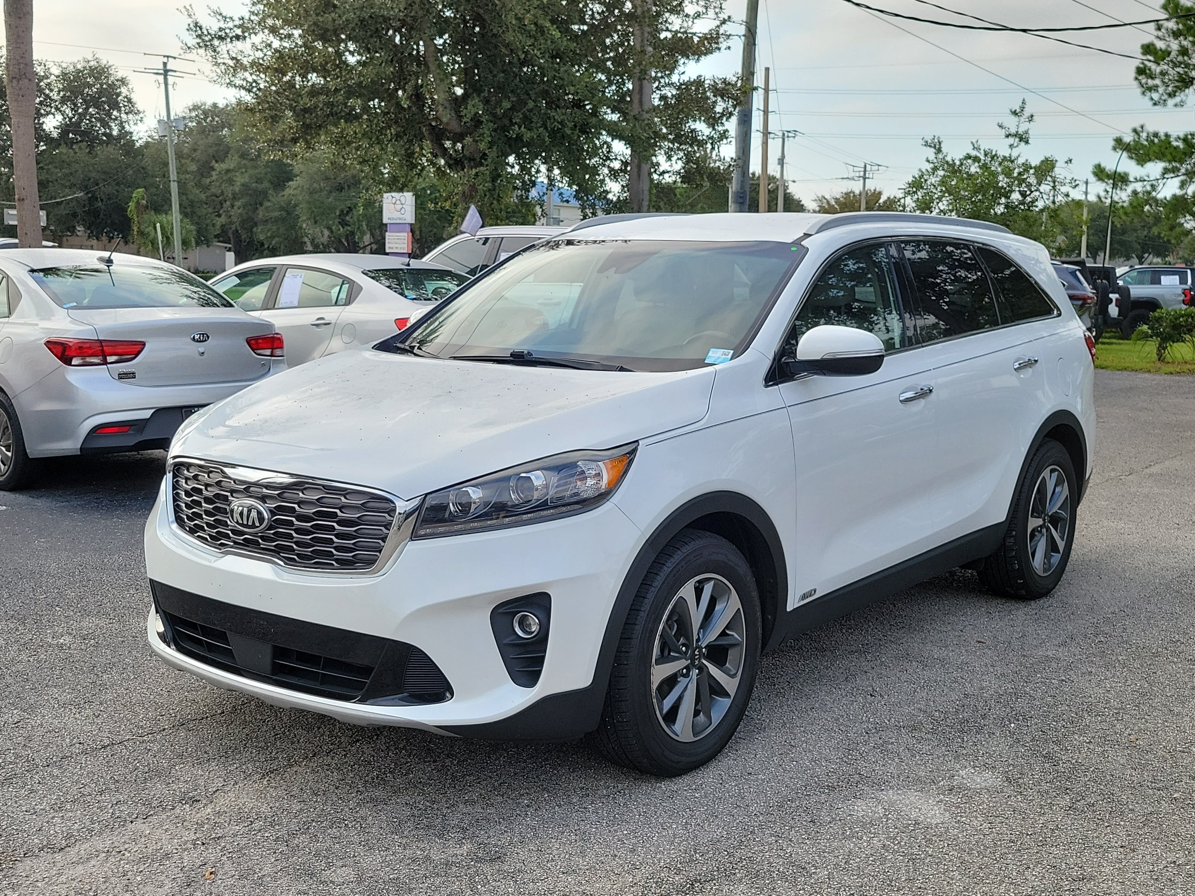 Used 2019 Kia Sorento EX AWD/4WD image 3