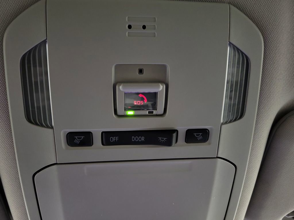 Used 2023 Toyota Highlander L FWD image 20