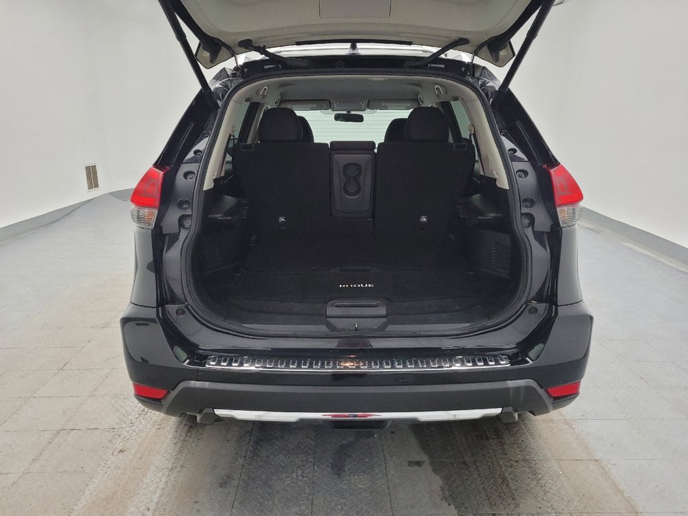 Used 2018 Nissan Rogue SV w/ Premium Package image 29
