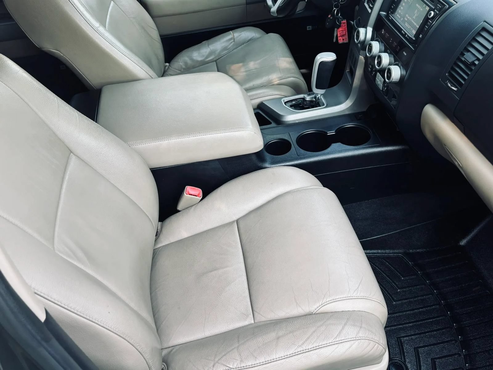 Used 2017 Toyota Sequoia Limited w/ Safety & Convenience Package AWD/4WD image 23