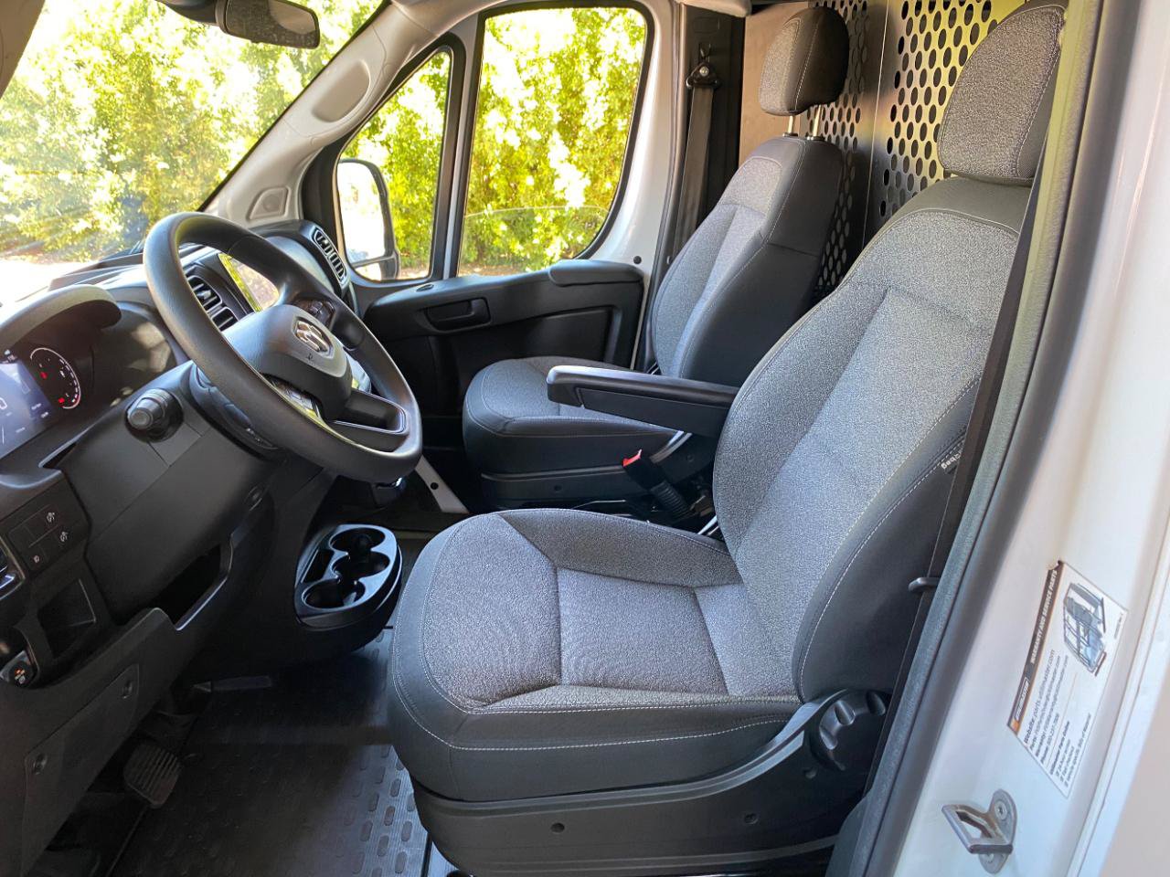 Used 2025 RAM ProMaster 2500 w/ U-Haul Equipment Group FWD image 33