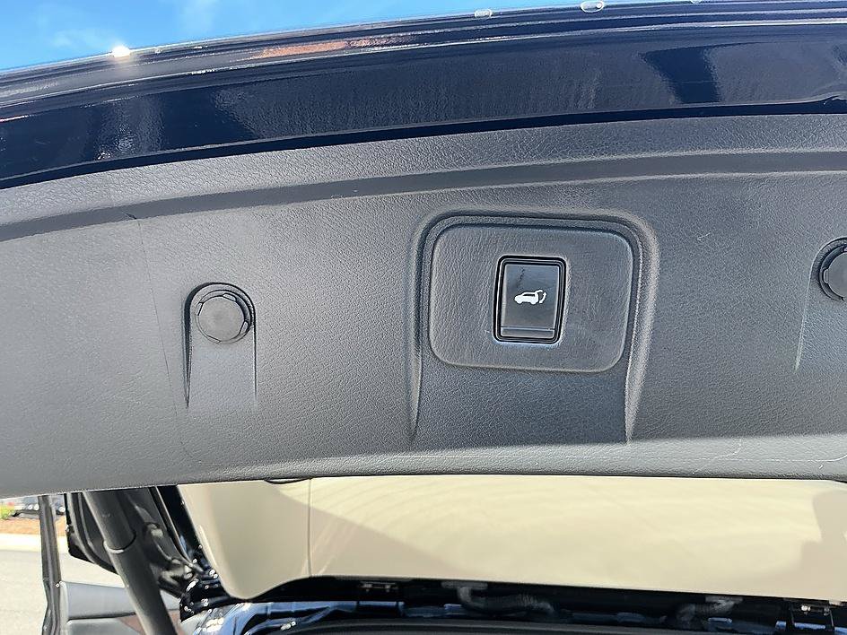 Certified 2023 Nissan Murano Platinum w/ Cargo Package FWD image 29
