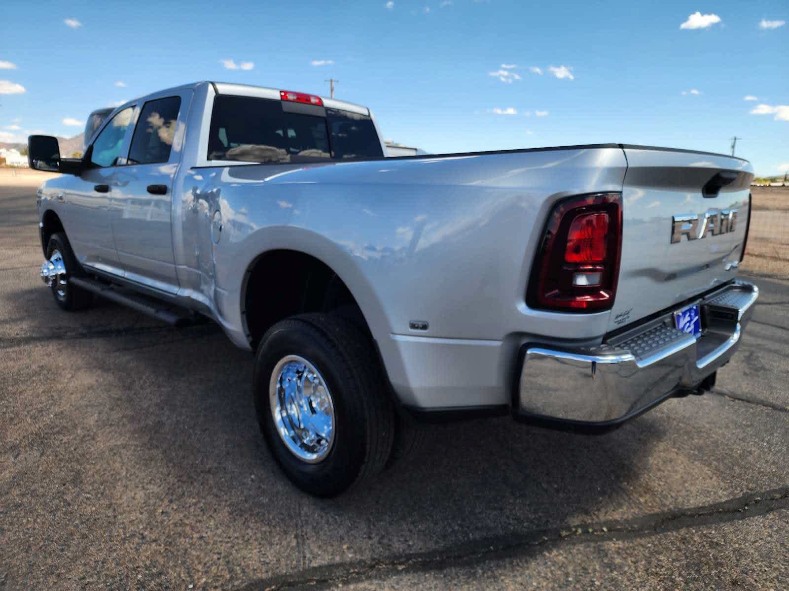 New 2026 RAM 3500 Tradesman AWD/4WD image 7