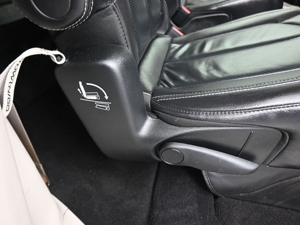 Used 2022 Chrysler Pacifica Touring-L image 46