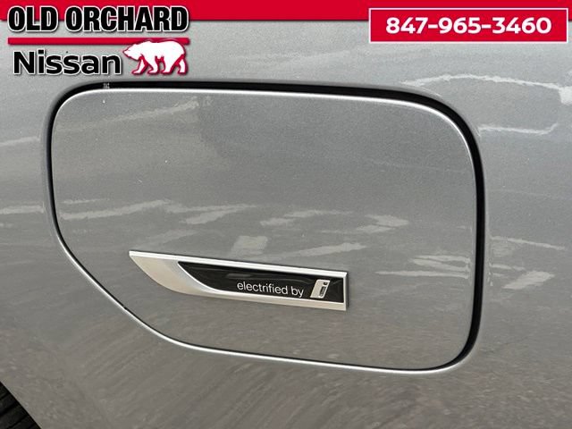 Used 2023 BMW 330e xDrive w/ Driving Assistance Package AWD/4WD image 11