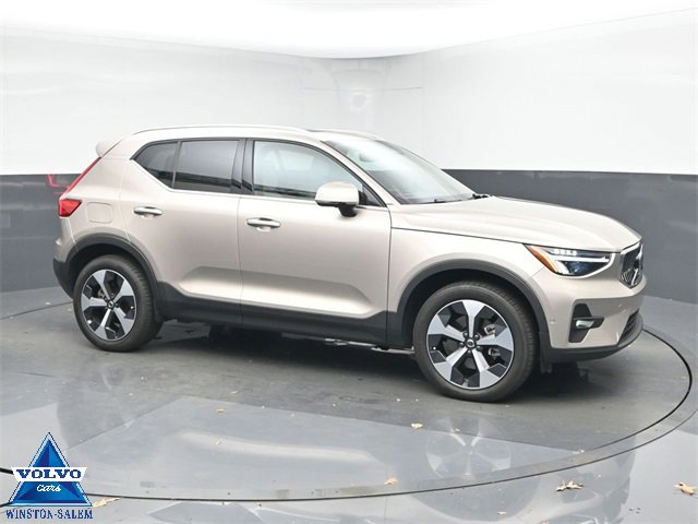 Used 2024 Volvo XC40 B5 Plus w/ Protection Package Premier