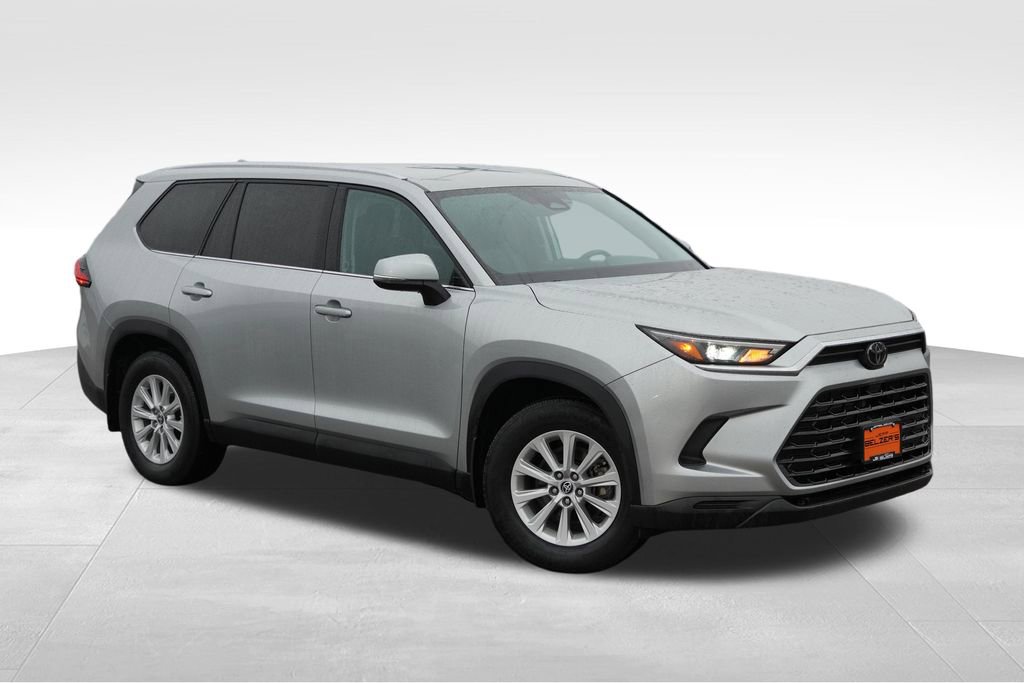 Used 2024 Toyota Grand Highlander XLE image 2