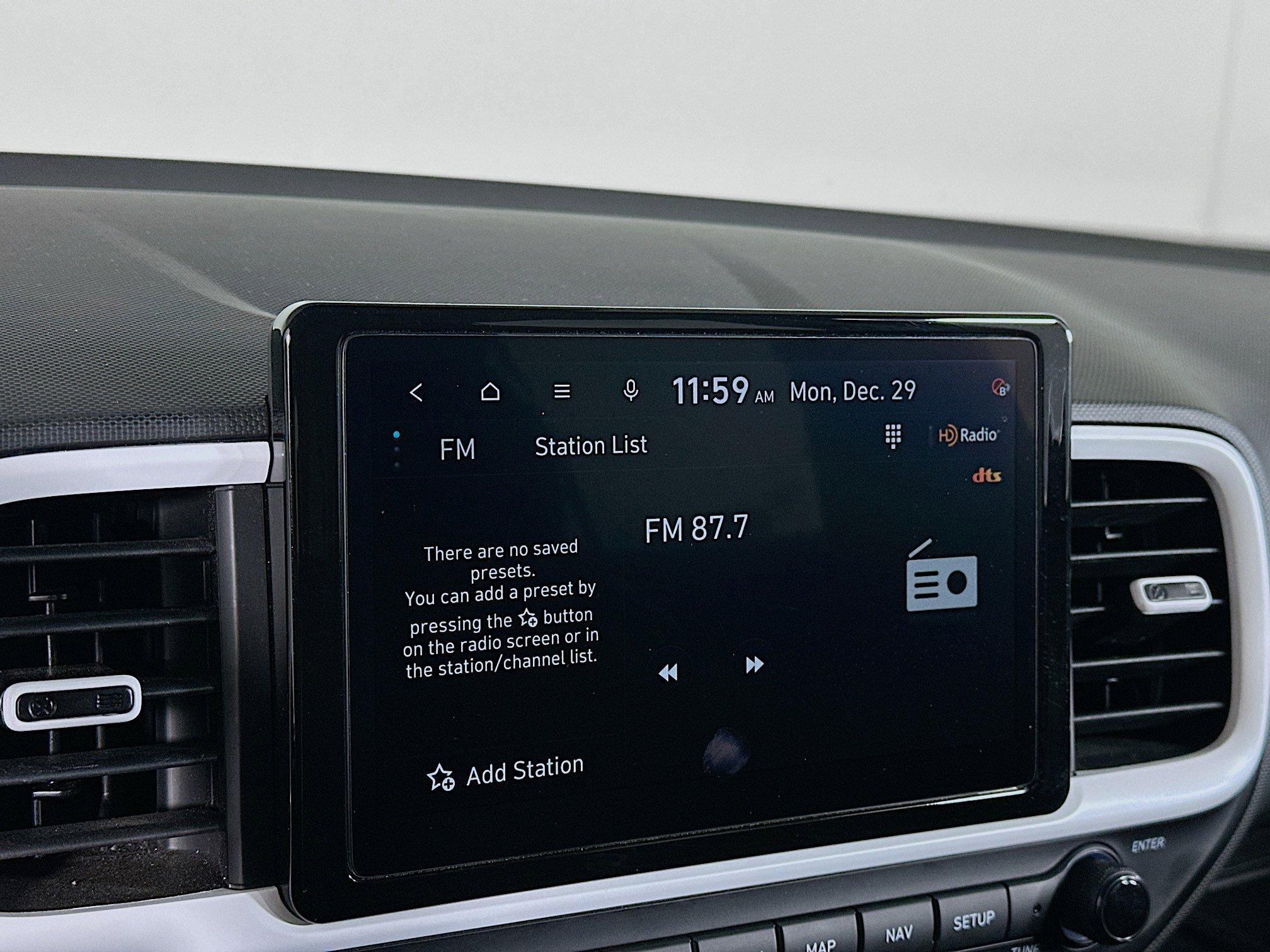 Used 2025 Hyundai Venue Limited image 19