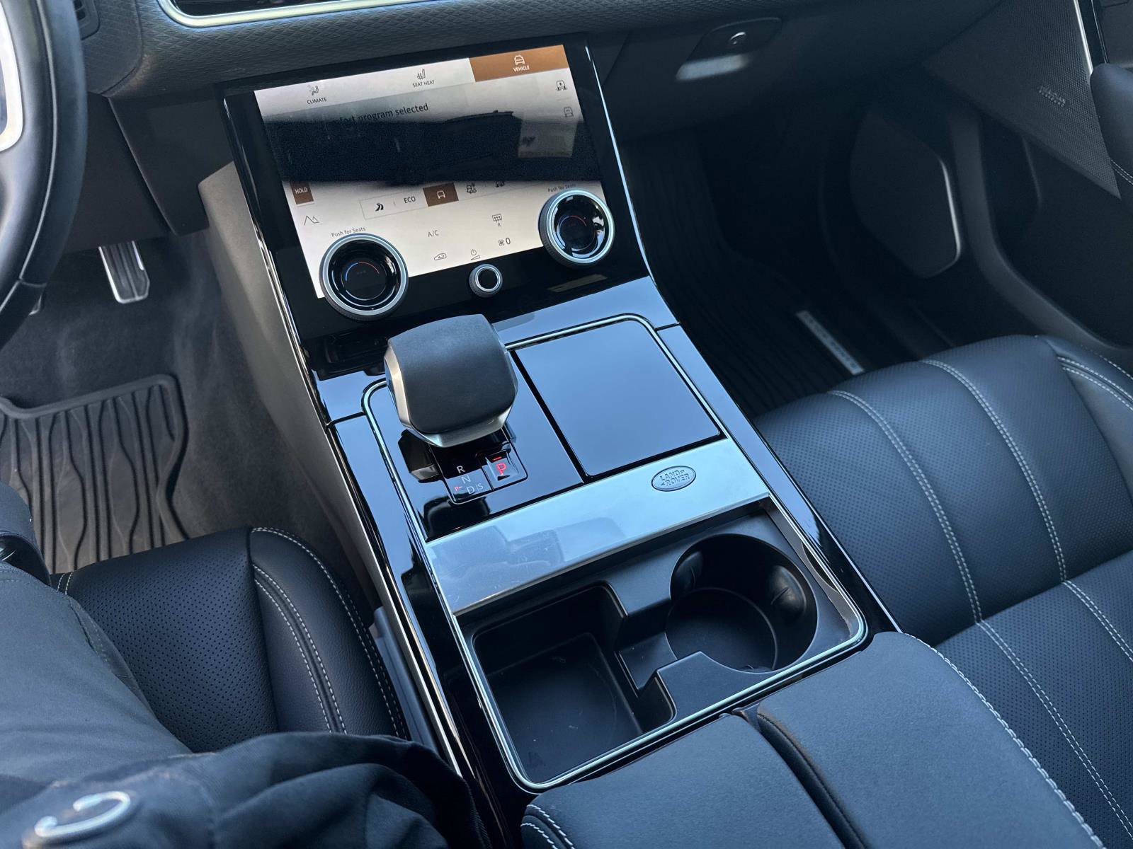 Used 2023 Land Rover Range Rover Velar HST image 27