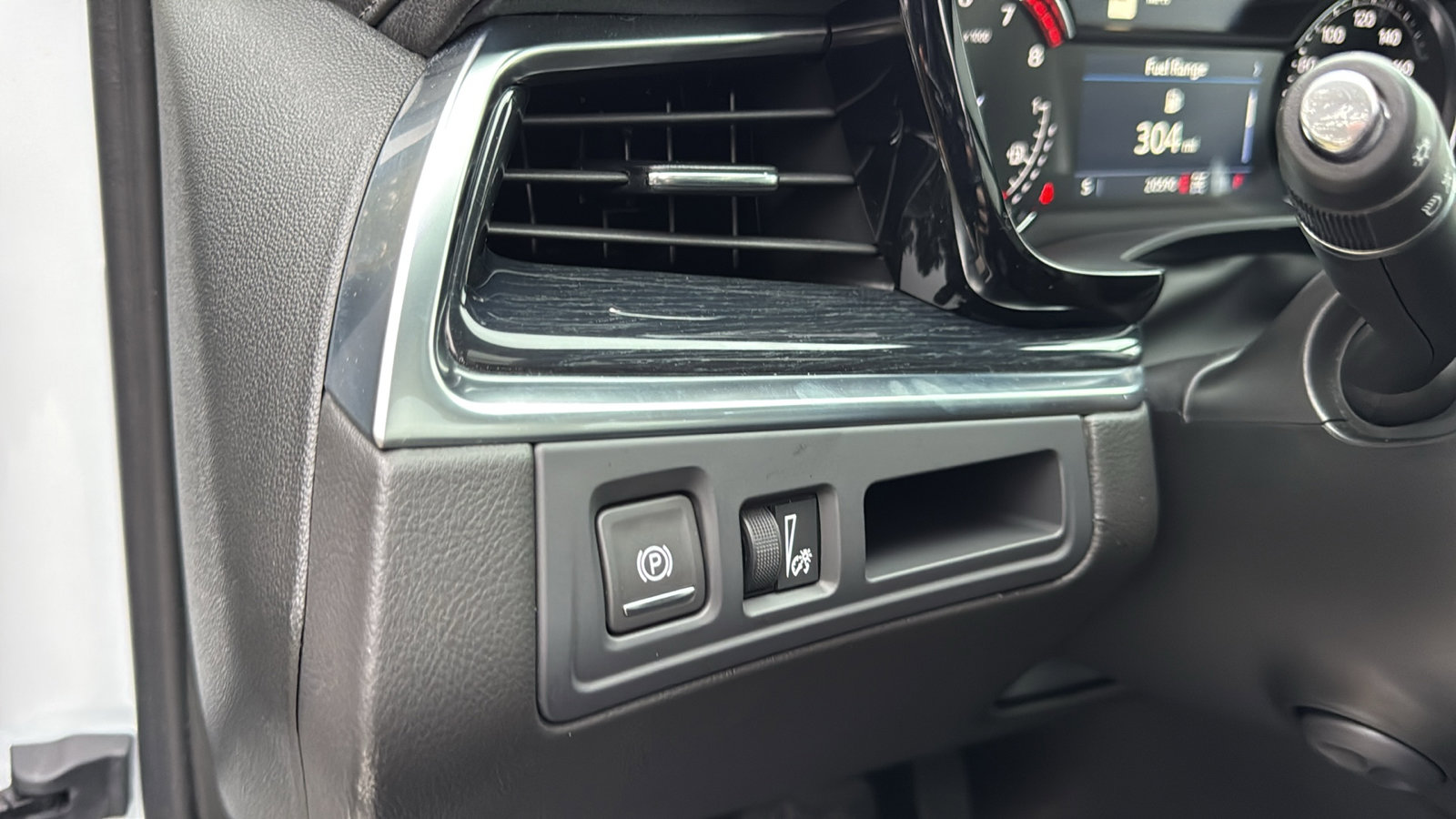 Certified 2025 Cadillac XT5 Premium Luxury image 13