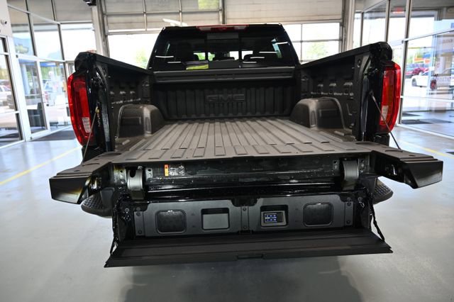 New 2026 GMC Sierra 1500 AT4X w/ LPO, Black Badging Package AWD/4WD image 9