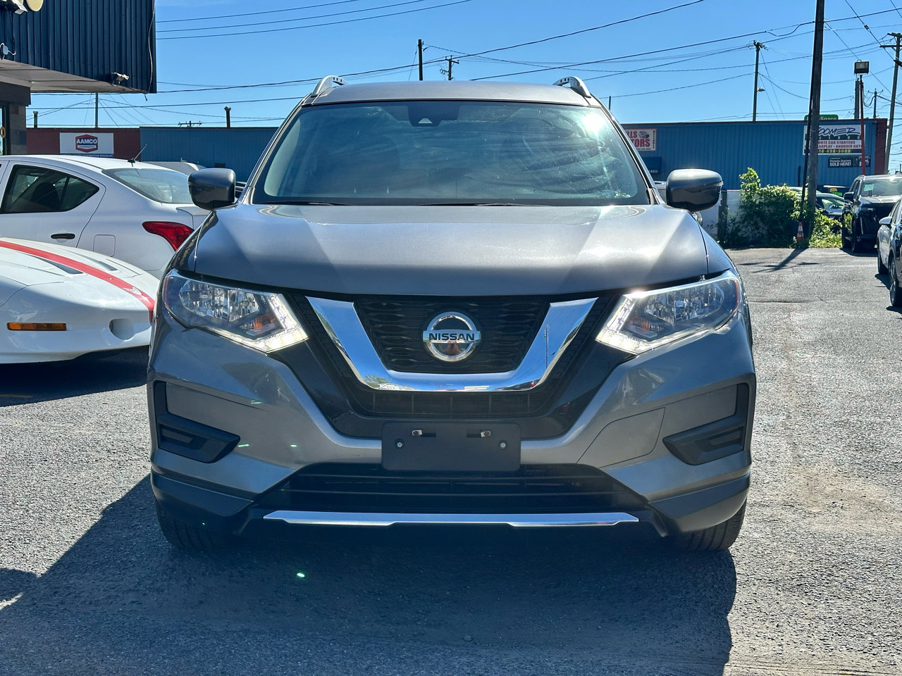 Used 2020 Nissan Rogue SV image 2