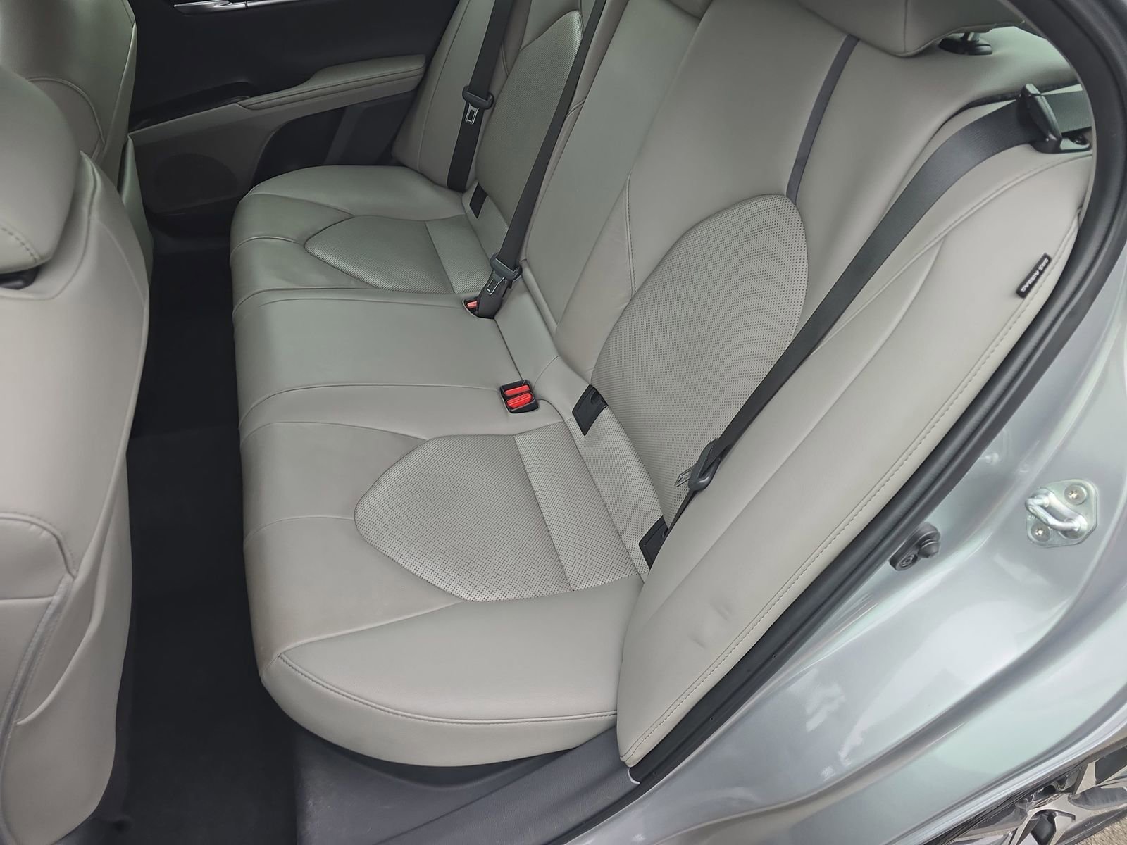 Used 2022 Toyota Camry XLE image 17