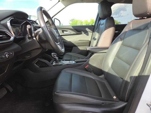 Used 2021 Chevrolet TrailBlazer LT w/ Premium Seating Package FWD image 24