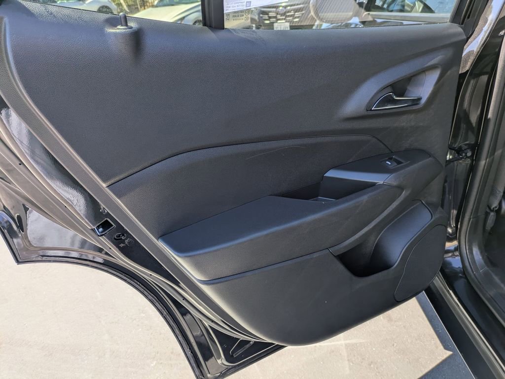 Used 2025 Chevrolet Trax LT w/ LT Convenience Package image 27