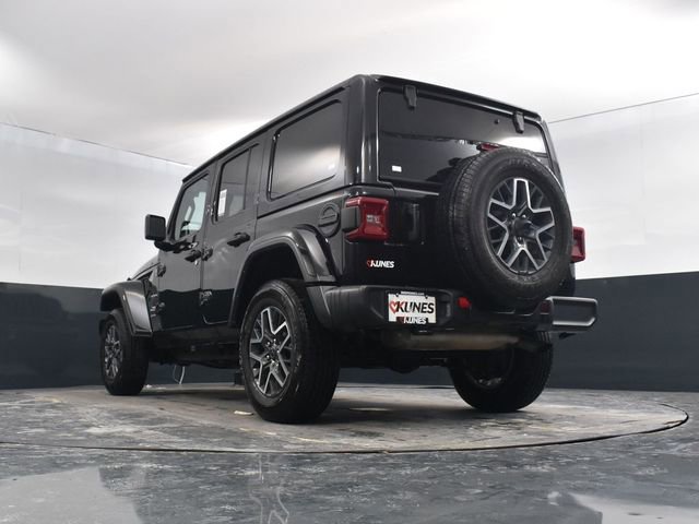 Used 2024 Jeep Wrangler Unlimited Sahara AWD/4WD image 42