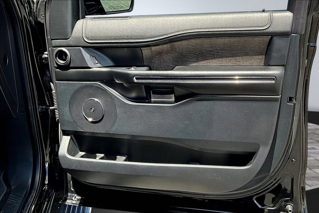 Certified 2018 Ford Expedition Limited AWD/4WD image 30