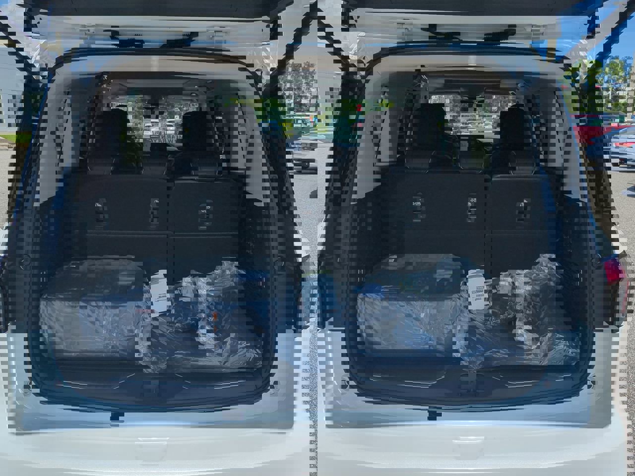 New 2026 INFINITI QX80 Luxe w/ Cargo Package image 13
