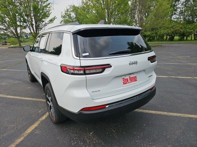 Used 2024 Jeep Grand Cherokee L Limited image 3