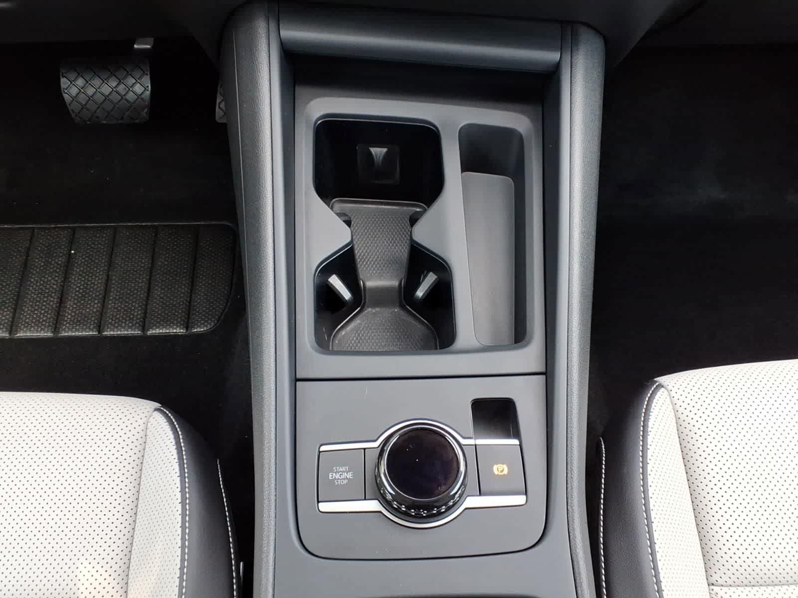 Used 2025 Volkswagen Tiguan SE AWD/4WD image 22