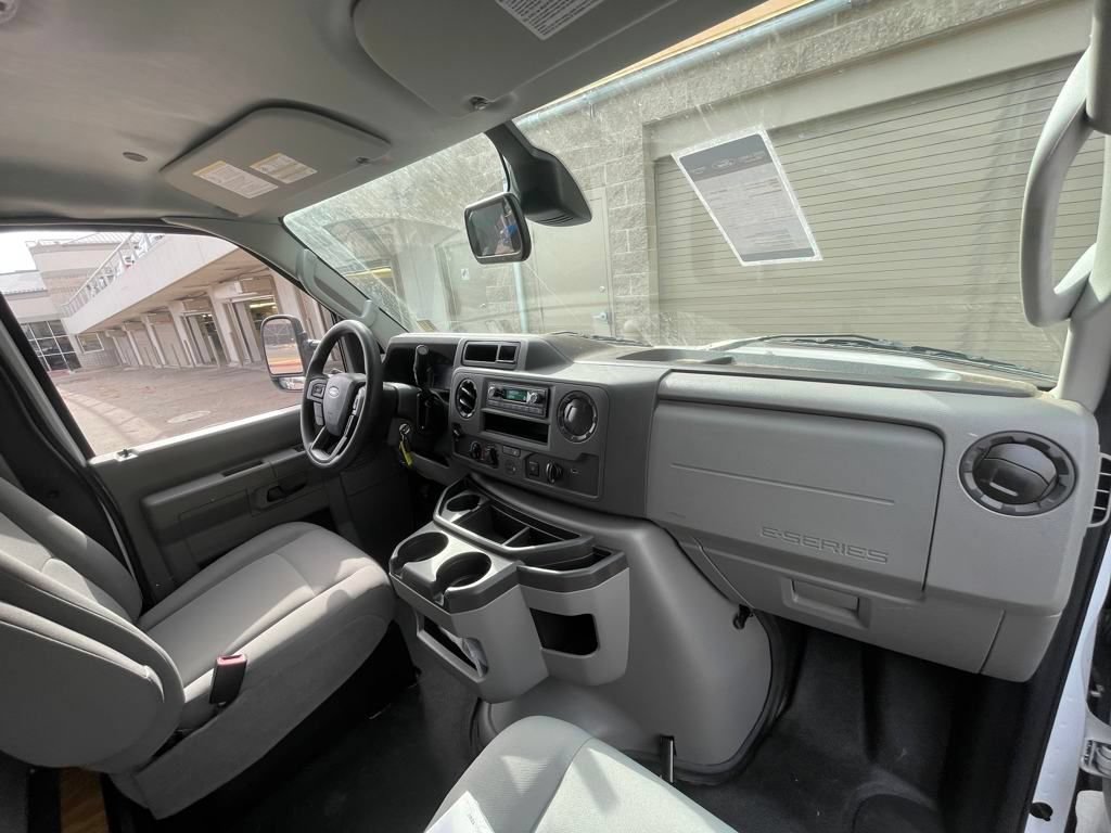 New 2024 Ford E-450 and Econoline 450 Super Duty w/ Driver's Safety Package RWD image 34