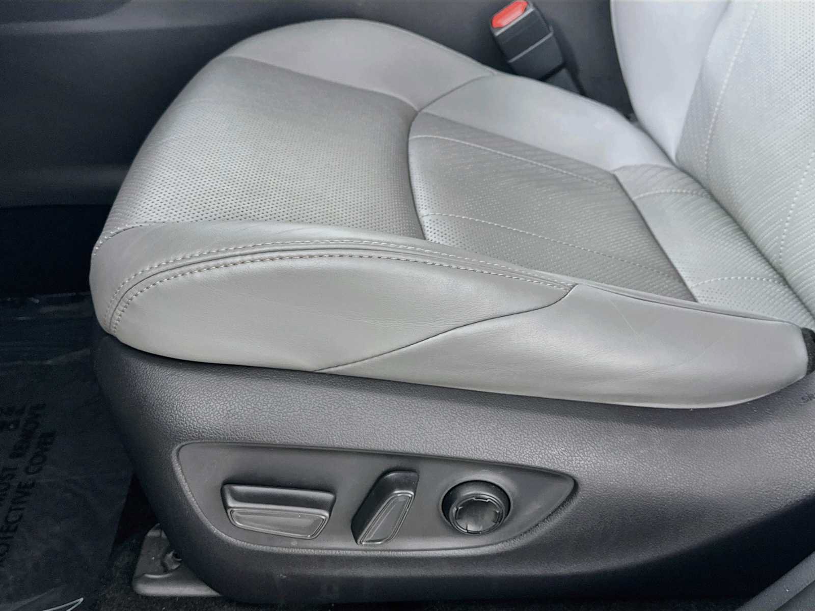 Used 2021 Toyota Venza Limited w/ Advanced Technology Package AWD/4WD image 18
