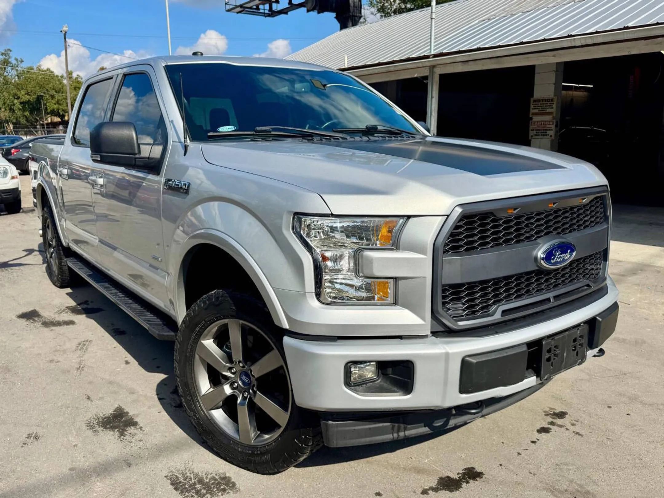 Used 2017 Ford F150 XLT w/ Equipment Group 302A Luxury image 10