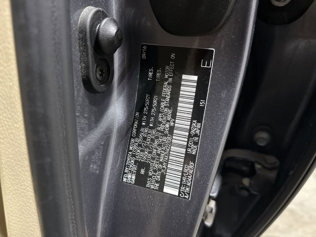 Used 2017 Lexus LX 570 4WD w/ Luxury Package image 29