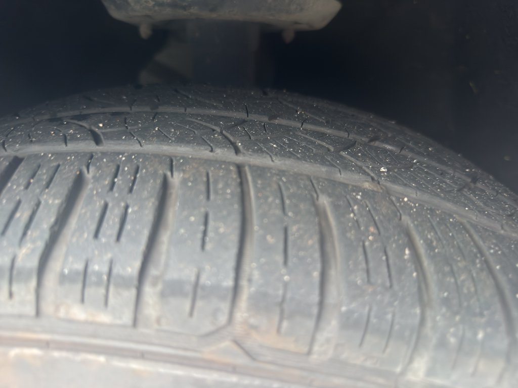 Used 2018 Chrysler Pacifica Touring Plus w/ Tire & Wheel Group FWD image 4