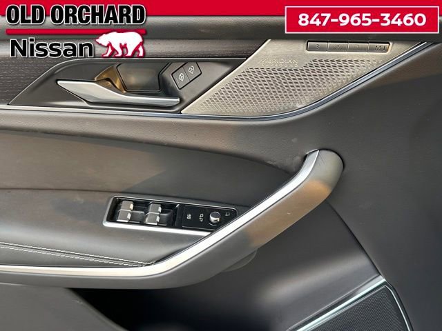 Used 2025 Jaguar F-PACE R-Dynamic S image 8