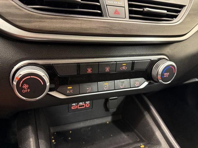 Used 2025 Nissan Altima 2.5 SV FWD image 27