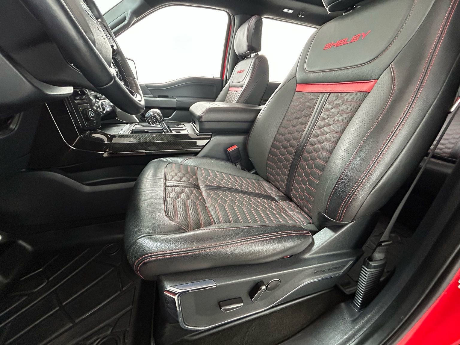 Used 2022 Ford F150 Lariat w/ Equipment Group 502A High image 33