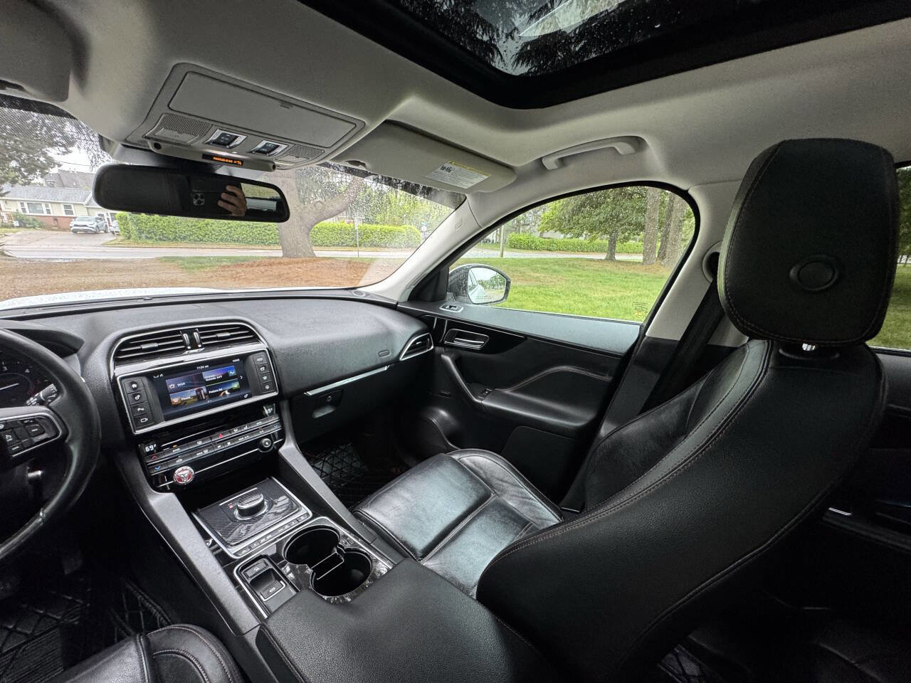 Used 2017 Jaguar F-PACE Prestige AWD/4WD image 22