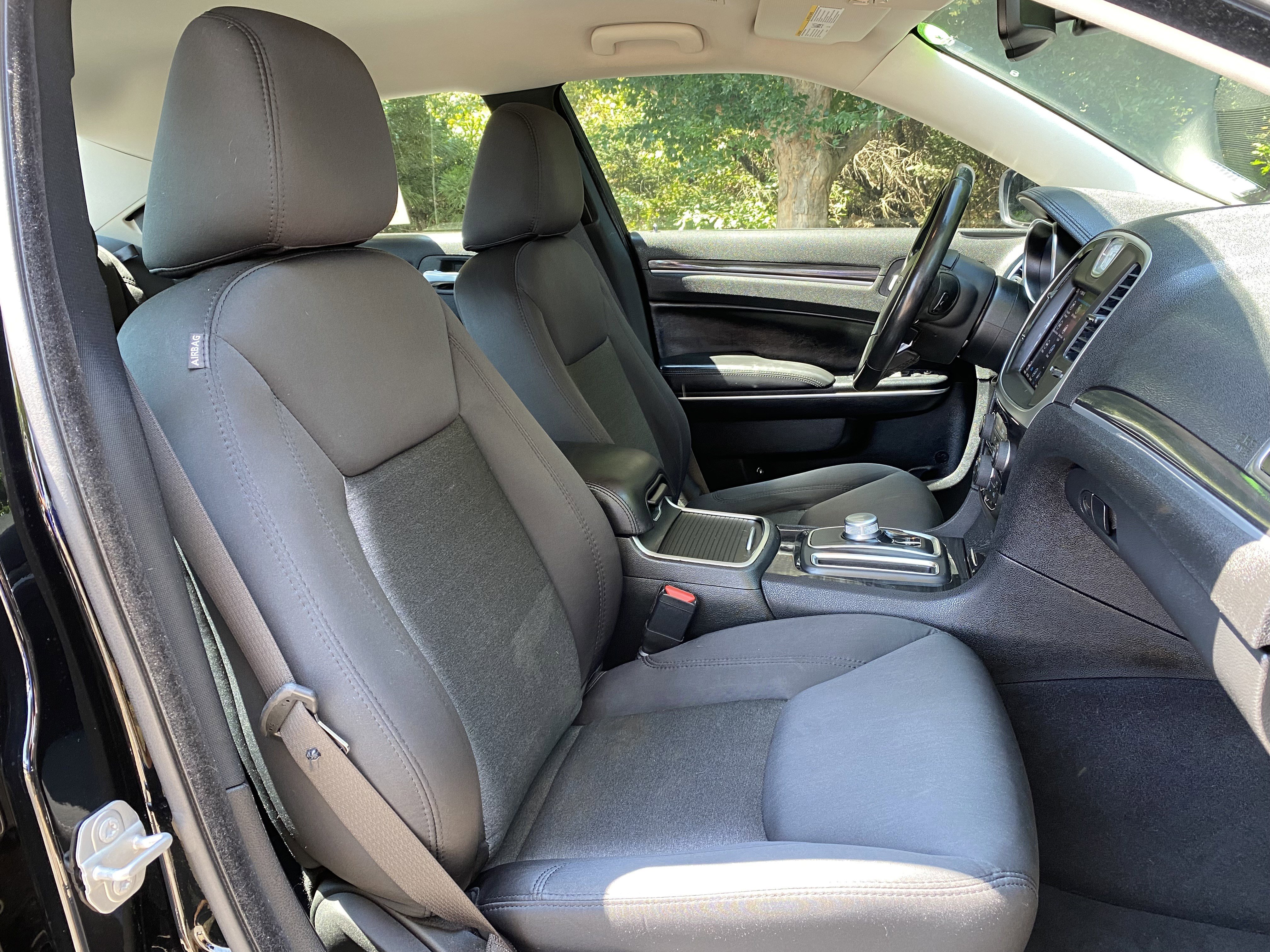 Used 2020 Chrysler 300 Touring w/ Sport Appearance Package image 33
