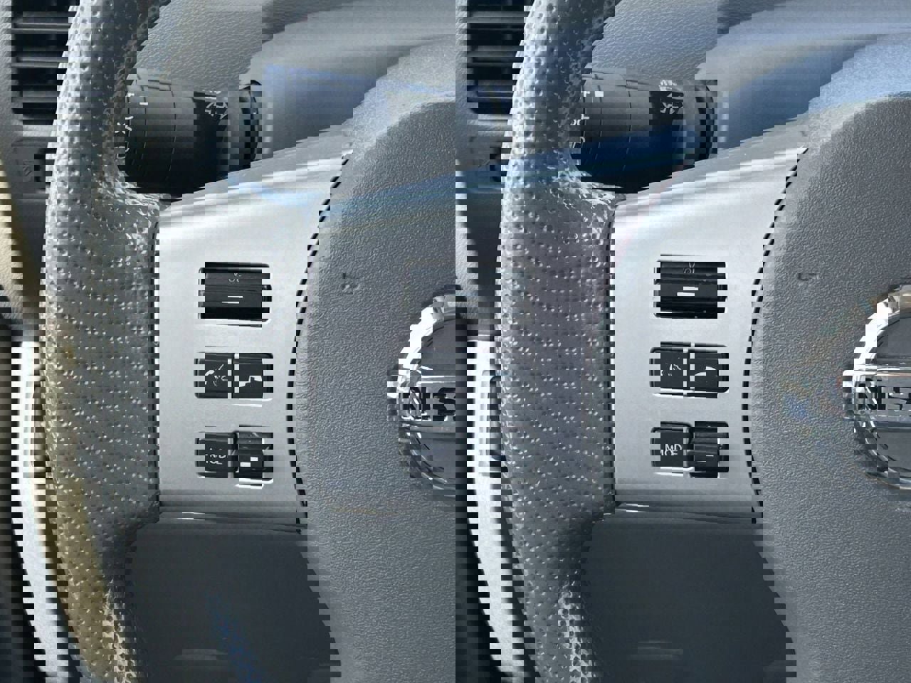 Used 2016 Nissan Frontier SV image 24